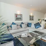18 Abbey Sands